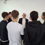 Os estudantes do Ensino Médio receberam a visita do presidente da Rede VespeR, Padre Edgar Delbem, sjr